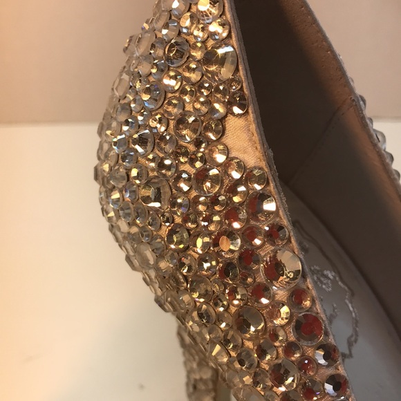 NWOT Crystal Studded Wedding Pumps Size 9 (UK 7 / EURO 39) - - Picture 13 of 16